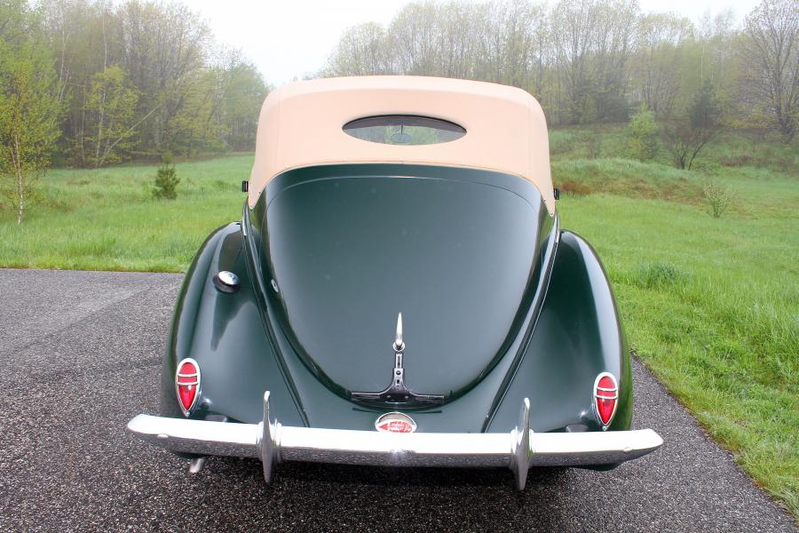  Lincoln Zephyr Convertible Sedan 1938 года  (фото 19 из 46)